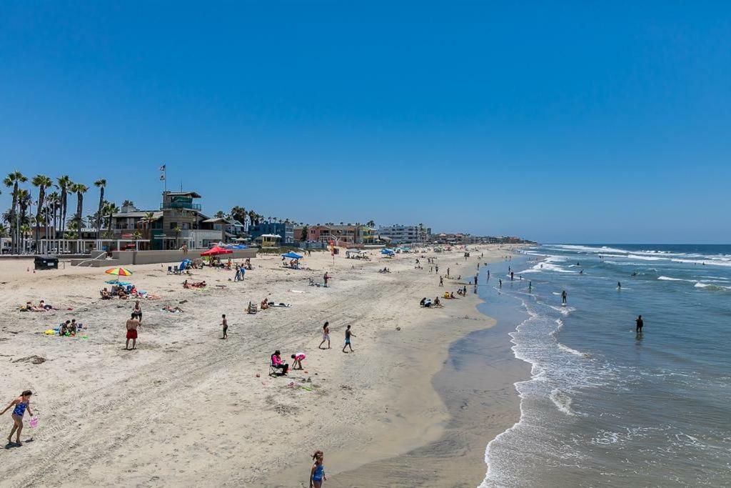 Holiday home Ocean View 3 Bedrooms Condo, Just Steps From The Park, Pier & Water! *