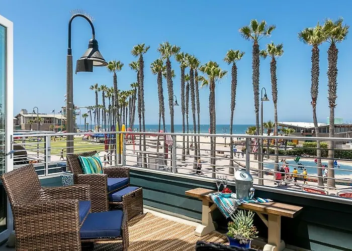 Ocean View 3 Bedrooms Condo, Just Steps From The Park, Pier & Water!