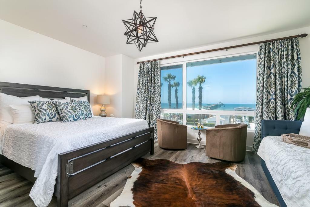 Ocean View 3 Bedrooms Condo, Just Steps From The Park, Pier & Water!