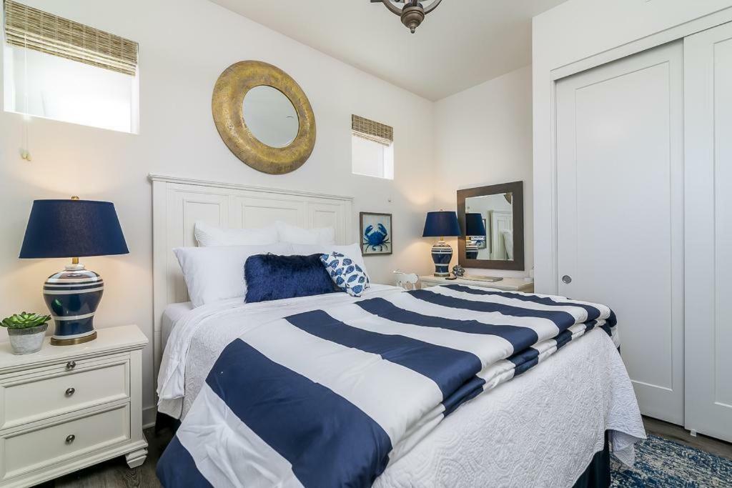 Ocean View 3 Bedrooms Condo, Just Steps From The Park, Pier & Water! Imperial Beach