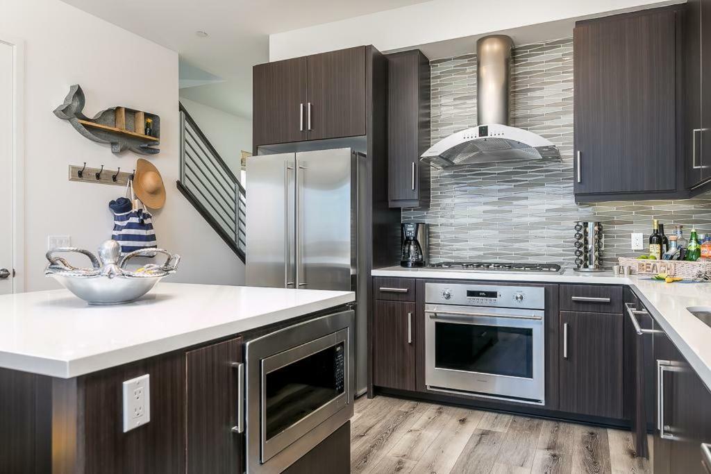 Ocean View 3 Bedrooms Condo, Just Steps From The Park, Pier & Water! * Imperial Beach