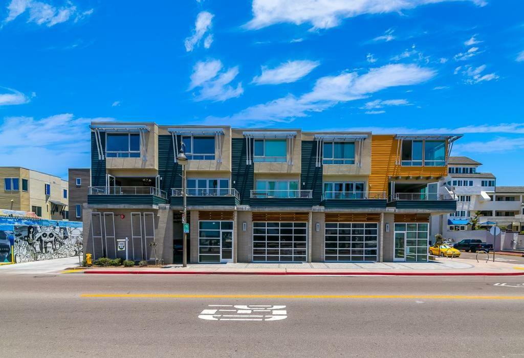 Holiday home Ocean View 3 Bedrooms Condo, Just Steps From The Park, Pier & Water!