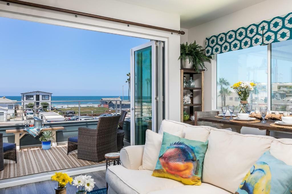 Ocean View 3 Bedrooms Condo, Just Steps From The Park, Pier & Water! Holiday home *