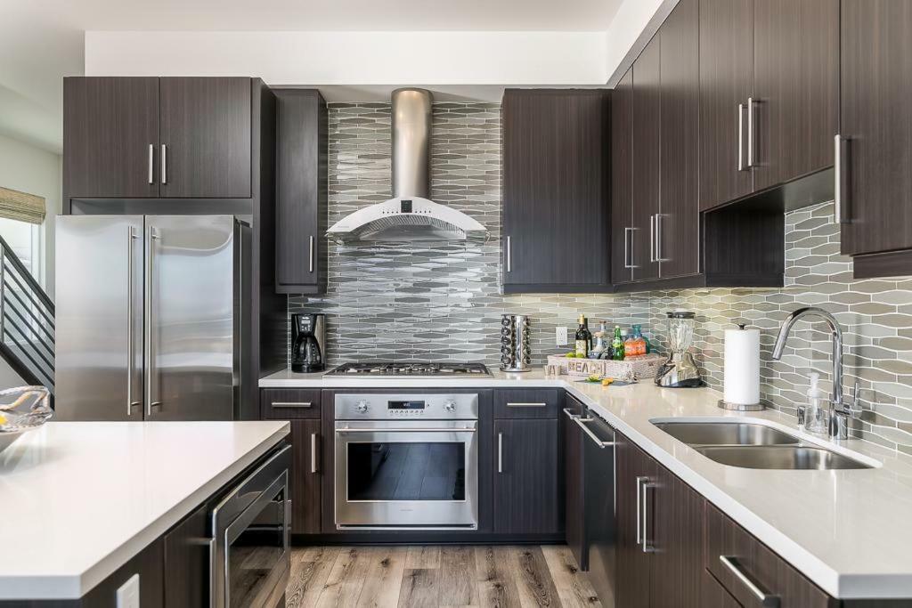 Ocean View 3 Bedrooms Condo, Just Steps From The Park, Pier & Water! * Imperial Beach