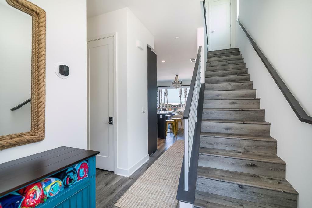 Ocean View 3 Bedrooms Condo, Just Steps From The Park, Pier & Water! * Imperial Beach